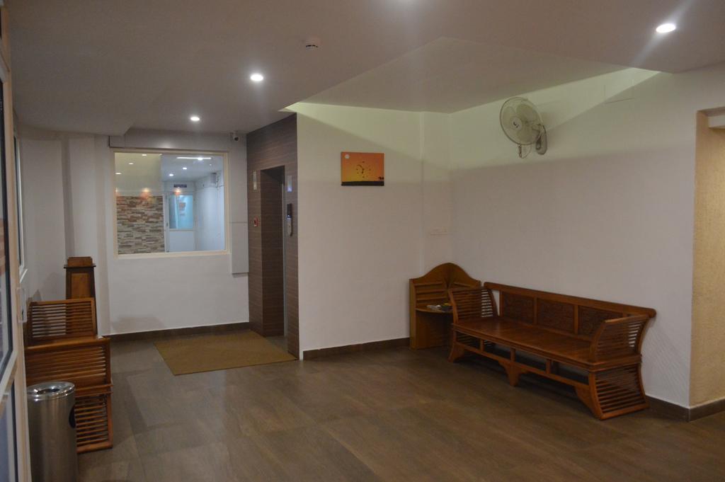 Hotel Aida Коттаям Экстерьер фото